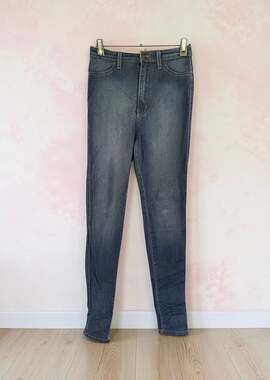 Vibrant M.I.U. High Rise Skinny Jeans, Style #P88, Size 9 (W28)